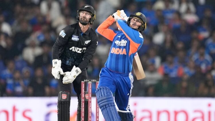 अभिषेक शर्मा ने सिर्फ 14 गेंदों में फिफ्टी जड़ बना दिए कई नए रिकॉर्ड, संजू बने शर्मनाक लिस्ट का हिस्सा