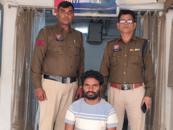 कोल्ड ड्रिंक में नशीला पदार्थ पिलाकर महिला से किया दुष्कर्म, अश्लील फोटो-वीडियो बनाकर लगातार करता रहा शारीरिक शोषण