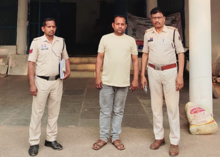 मंत्रालय में नौकरी दिलाने का झांसा देकर 20 लाख रुपए की ठगी करने वाला आरोपी दुर्ग से गिरफ्तार