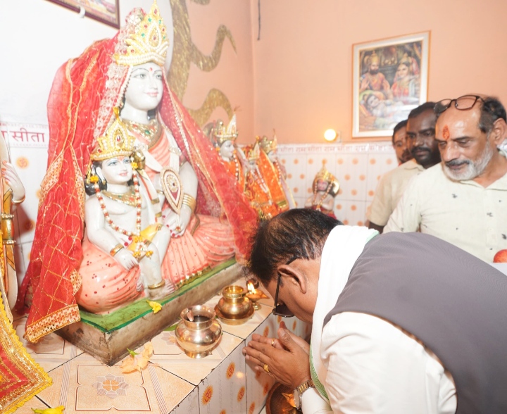 मुख्यमंत्री विष्णुदेव साय पहुंचे कोसला धाम, माता कौशल्या मंदिर में पूजा-अर्चना कर प्रदेशवासियों की सुख-समृद्धि की कामना की