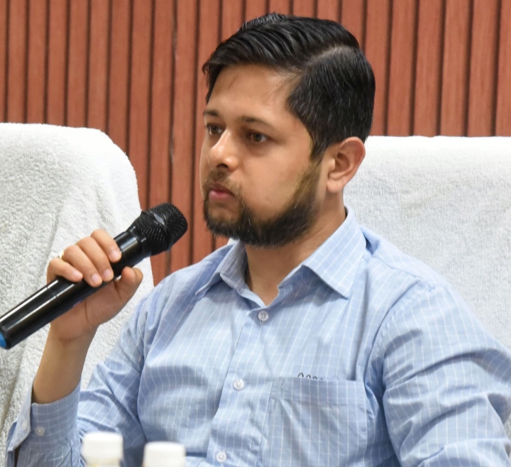 कलेक्टर अभिजीत सिंह ने बाल संरक्षण एवं महिला सुरक्षा से जुड़े मामलों के त्वरित निराकरण के दिए निर्देश