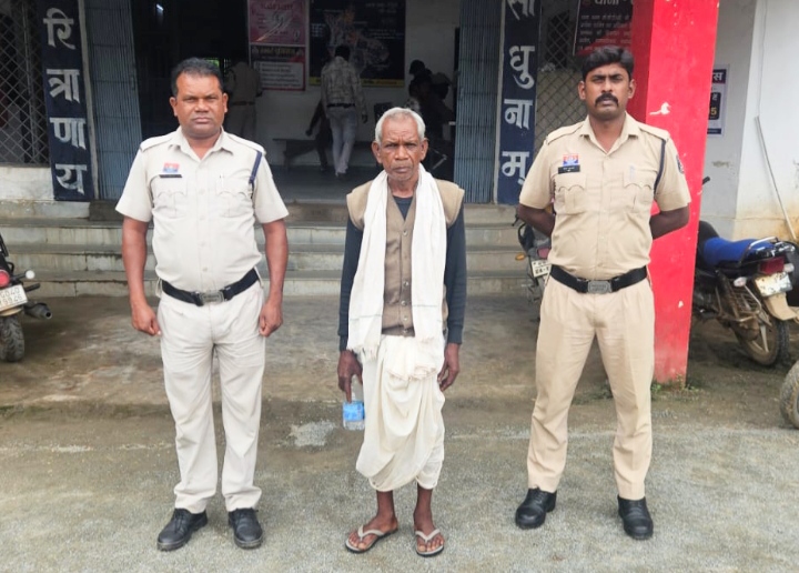 महिला और उसकी नवजात पुत्री की हत्या की गुत्थी सुलझी: जबरन दुष्कर्म करने के विरोध पर ईंट से प्राण हमला करने वाला 65 वर्षीय आरोपी गिरफ्तार