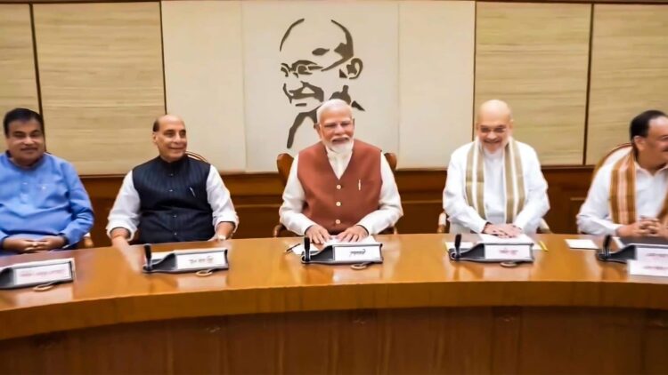 31 दिसंबर की रात से बंपर लॉटरी, 8वें वेतन आयोग पर मोदी सरकार का ऐतिहासिक फैसला