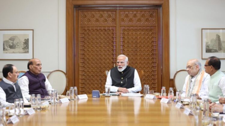 पश्चिम एशिया संकट के बीच पीएम मोदी ने उच्चस्तरीय बैठक की और ईंधन व LPG की निर्बाध आपूर्ति पर मंथन किया