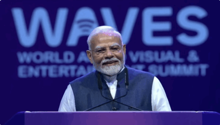 पीएम मोदी ने मुंबई में किया वेव्स-2025 का शुभारम्भ, सिनेमा की 5 दिग्गज हस्तियों के डाक टिकट भी किए लॉन्च