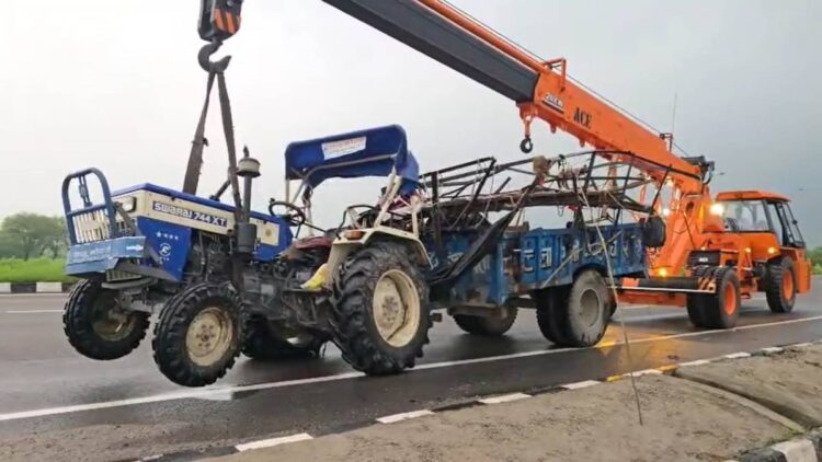ट्रैक्टर ट्राली में सवार 60 श्रद्धालुओं को कंटेनर ने मारी जोरदार टक्कर: 8 की मौत, 50 घायल