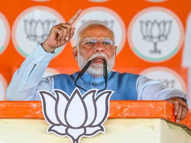 कांग्रेस अनुसूचित जाति, अनुसूचित जनजाति और अन्य पिछड़ा वर्ग को तोड़कर उन्हें छोटी-छोटी जातियों में बांटना चाहती है, ‘एक हैं तो सेफ हैं’ : पीएम मोदी