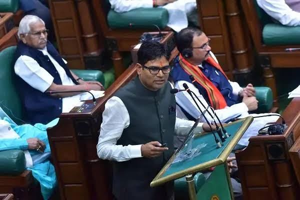 छत्तीसगढ़ राज्य स्थापना के 25वें वर्ष को ‘अटल निर्माण वर्ष’ के रूप में मनाएगी सरकार, अधोसंरचना विकास के लिए रहेगा समर्पित