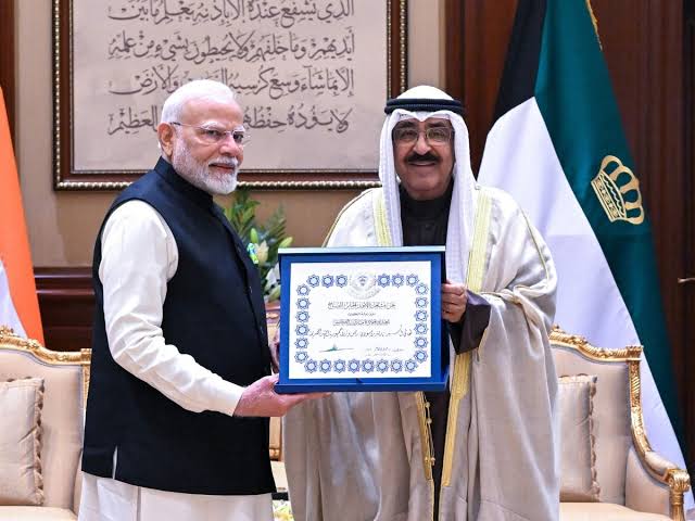 पीएम मोदी को मिला कुवैत का सर्वोच्च नागरिक सम्मान, ‘द ऑर्डर ऑफ मुबारक अल कबीर’ से हुए सम्मानित