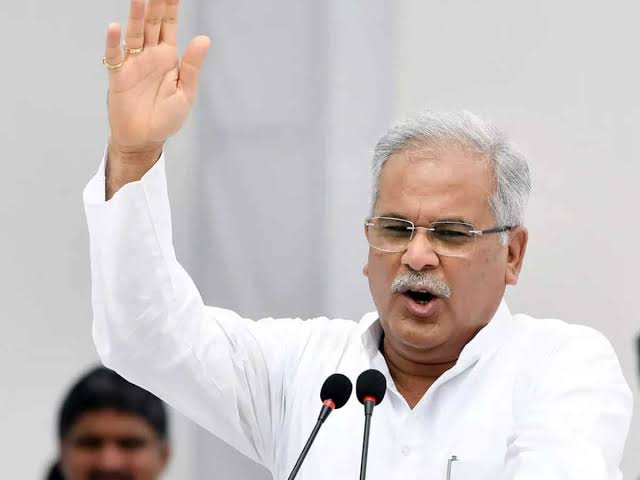 कांग्रेसियों पर लाठी चार्ज को लेकर पूर्व सीएम भूपेश बघेल ने ‘एक्स’ पर किया चार पोस्ट: मीडिया और घायल थाना प्रभारी का किया जिक्र, कहा- एसपी दुर्ग और उनके आका ठीक तरह से समझ लें…