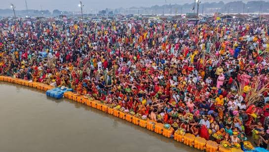 पहले शाही स्नान में 3.50 करोड़ श्रद्धालुओं ने लगाई डुबकी, चप्पे-चप्पे पर रही पुलिस