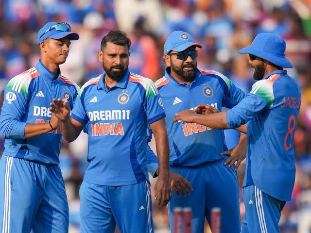 पहले वनडे में भारत ने इंग्लैंड को 4 विकेट से हराकर सीरीज में 1- 0 की बढ़त बनाई