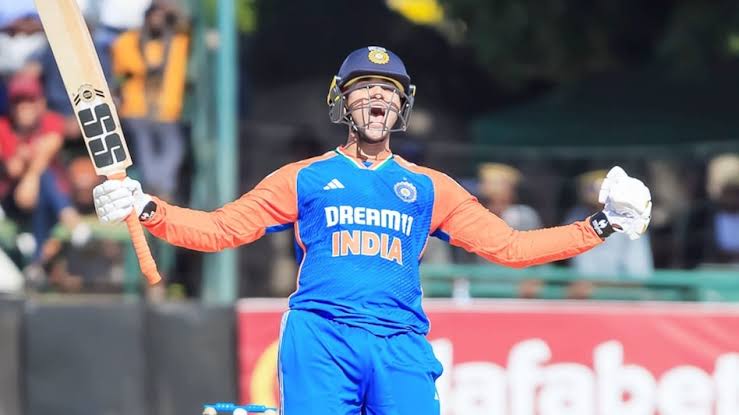 अपने दूसरे टी20 मैच में ही शतक जड़कर अभिषेक शर्मा ने तोड़े कई रिकॉर्ड, भारत ने जिम्बावे को दिया बड़ा लक्ष्य