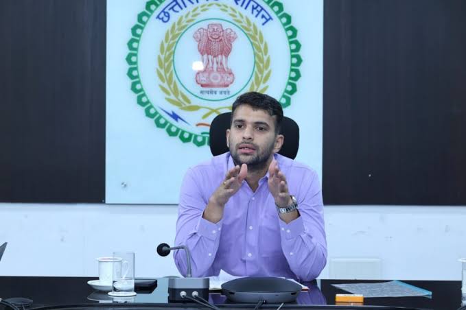 एकमुश्त वितरित किए जाने वाले राशन भंडारण की हो पर्याप्त व्यवस्था : कलेक्टर मयंक चतुर्वेदी