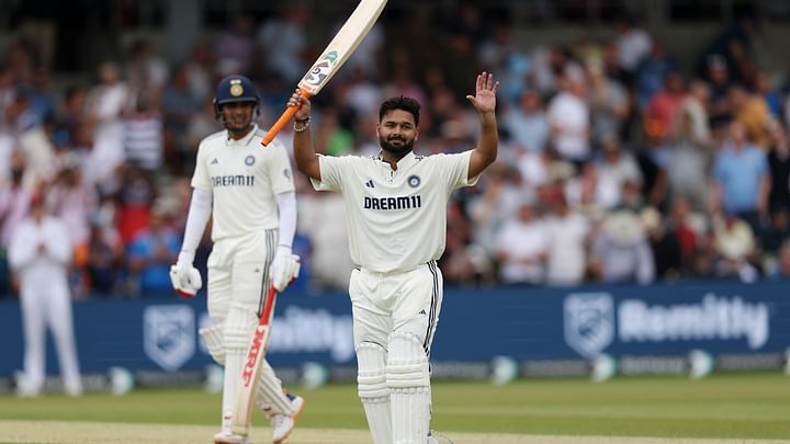 ऋषभ पंत ने टेस्ट कैरियर का सातवां शतक लगाकर धोनी को पीछे छोड़ा, निकले सबसे आगे
